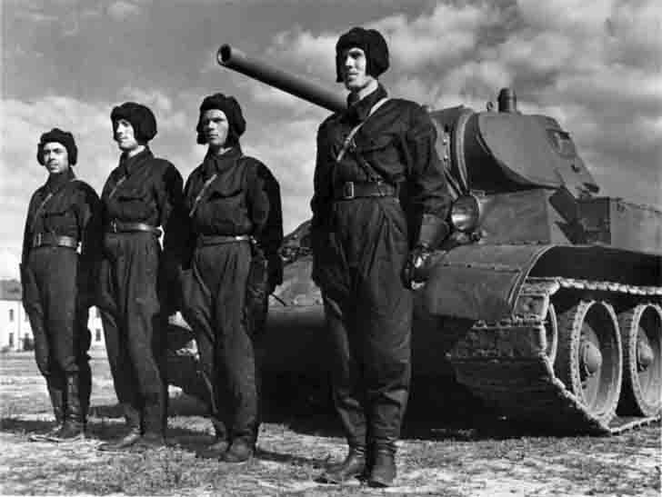 The crew of the T-34 medium tank before the Great Patriotic War