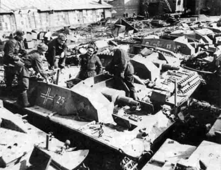 Captured German self-propelled guns StuG III in Moscow