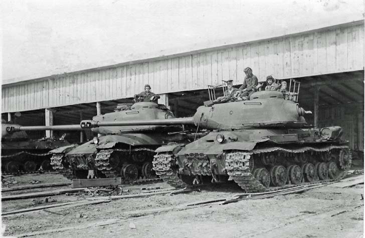 JS-2 tanks from the 74th Heavy Tank Regiment