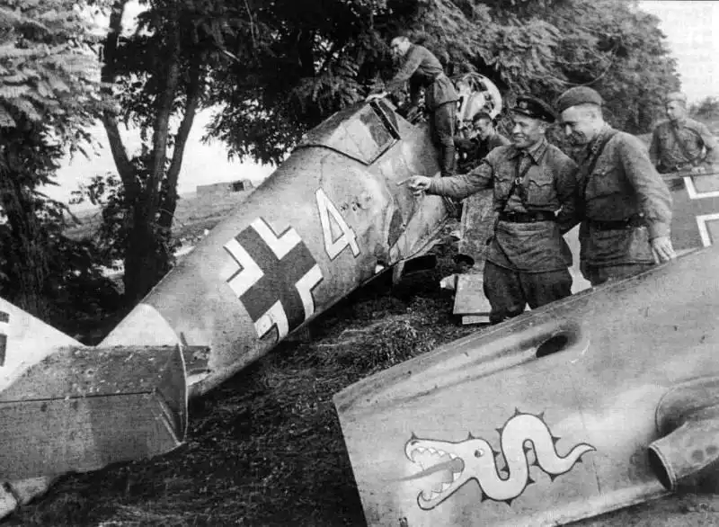 German Bf 109F-2 from 3./JG3 downed by Soviet anti-aircraft fire near Kyiv. Pilot Heinz Schmidt captured