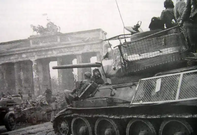 Soviet T-34-85 tank near the Brandenburg Gate in Berlin, May 1945