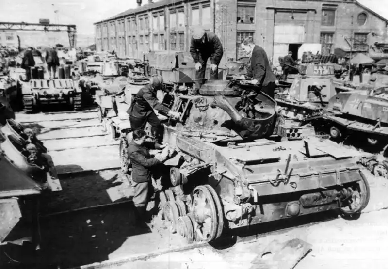 Repair of Captured German Pz.III Tank at Moscow Repair Base, April 1942