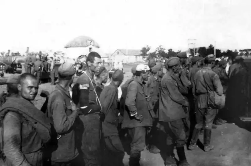 Column of Soviet prisoners of war captured during the German advance in Ukraine in autumn 1941.