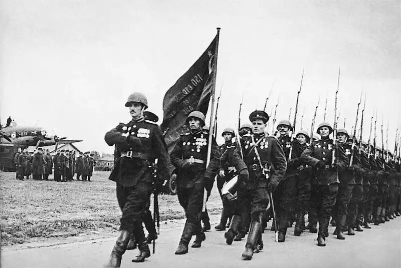 Arrival of the Victory Banner from Berlin at the Central Moscow Airfield, led by Captain Valentin Varennikov
