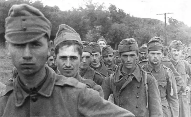 Captured Hungarian soldiers, possibly taken during the Soviet counteroffensive around Voronezh, after the collapse of the 2nd Hungarian Army.