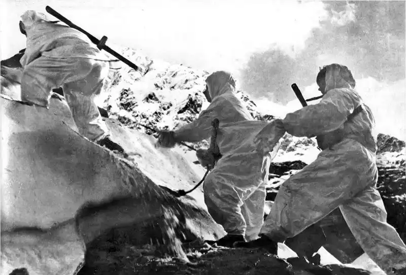 Soviet alpine troops, led by Lieutenant A.S. Efremov, defend the Marukh Pass in the North Caucasus, 1942, armed with PPSh-41 submachine guns.