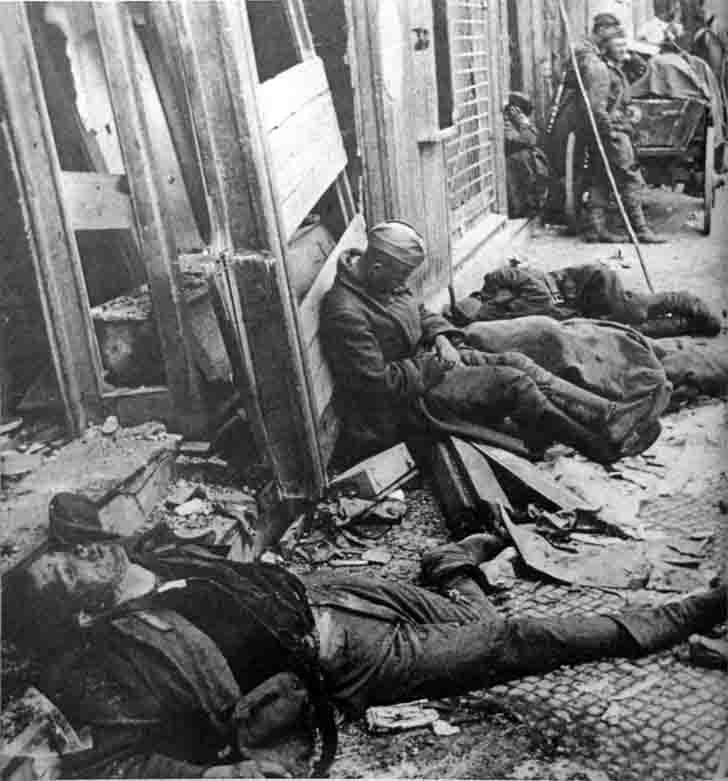 Soviet soldiers resting between battles at the Battle of Berlin
