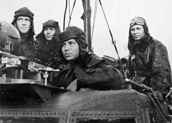 The crew of the Russian torpedo boat D3