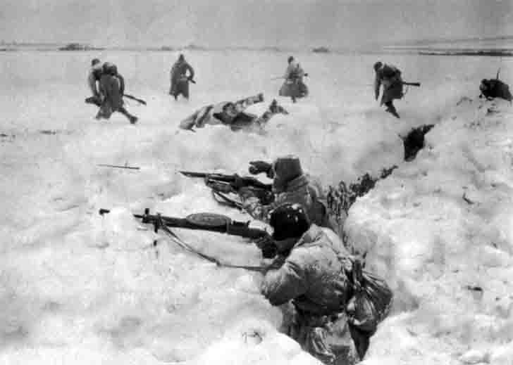 Attack of Russian infantry in the Battle of Stalingrad