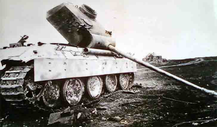 A burned "Panther" medium tank