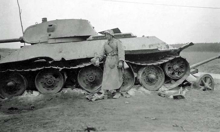 T-34 tank, crush the gun PaK-38
