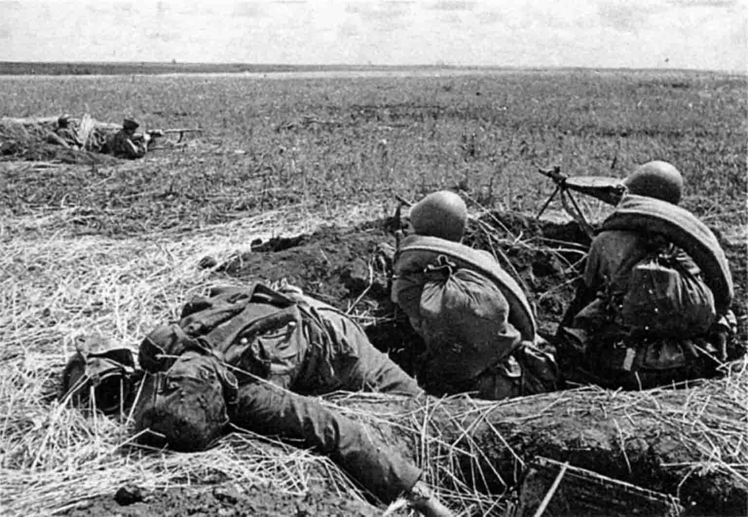 Поле боя москва. Курская битва 1943. ВОВ 1943 Курская дуга. Курская битва 1941. Курская битва пехота.