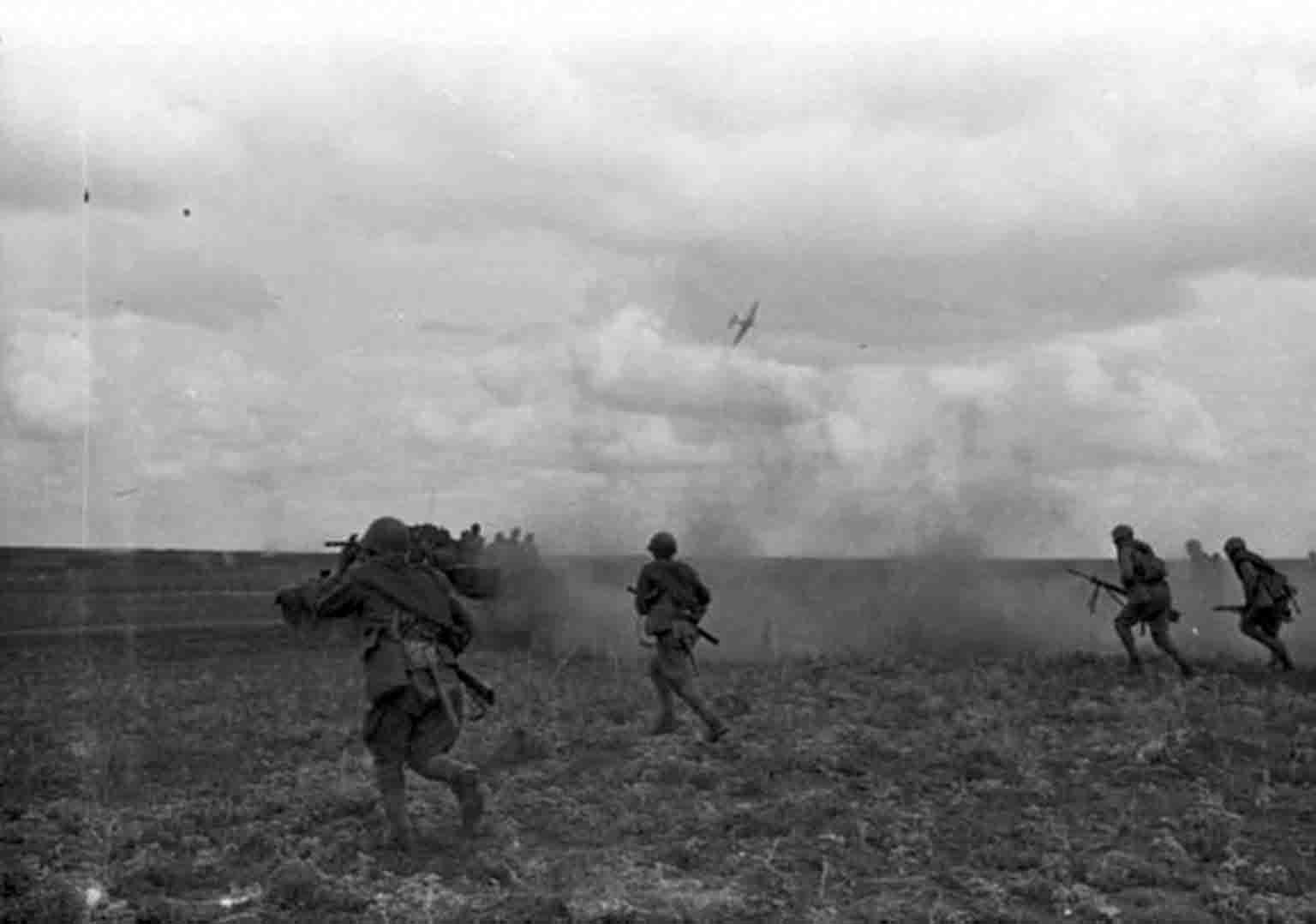 Вторжение в курскую область. Немецкая пехота атакует 1941.