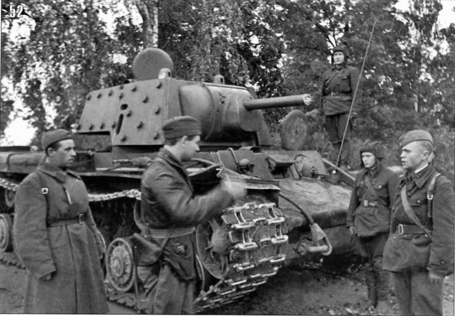 Танковая 41. Танк кв-1 ВОВ. 108 Танковая дивизия 1941 год. Экипаж танка кв-1. Танк кв-1 1945.