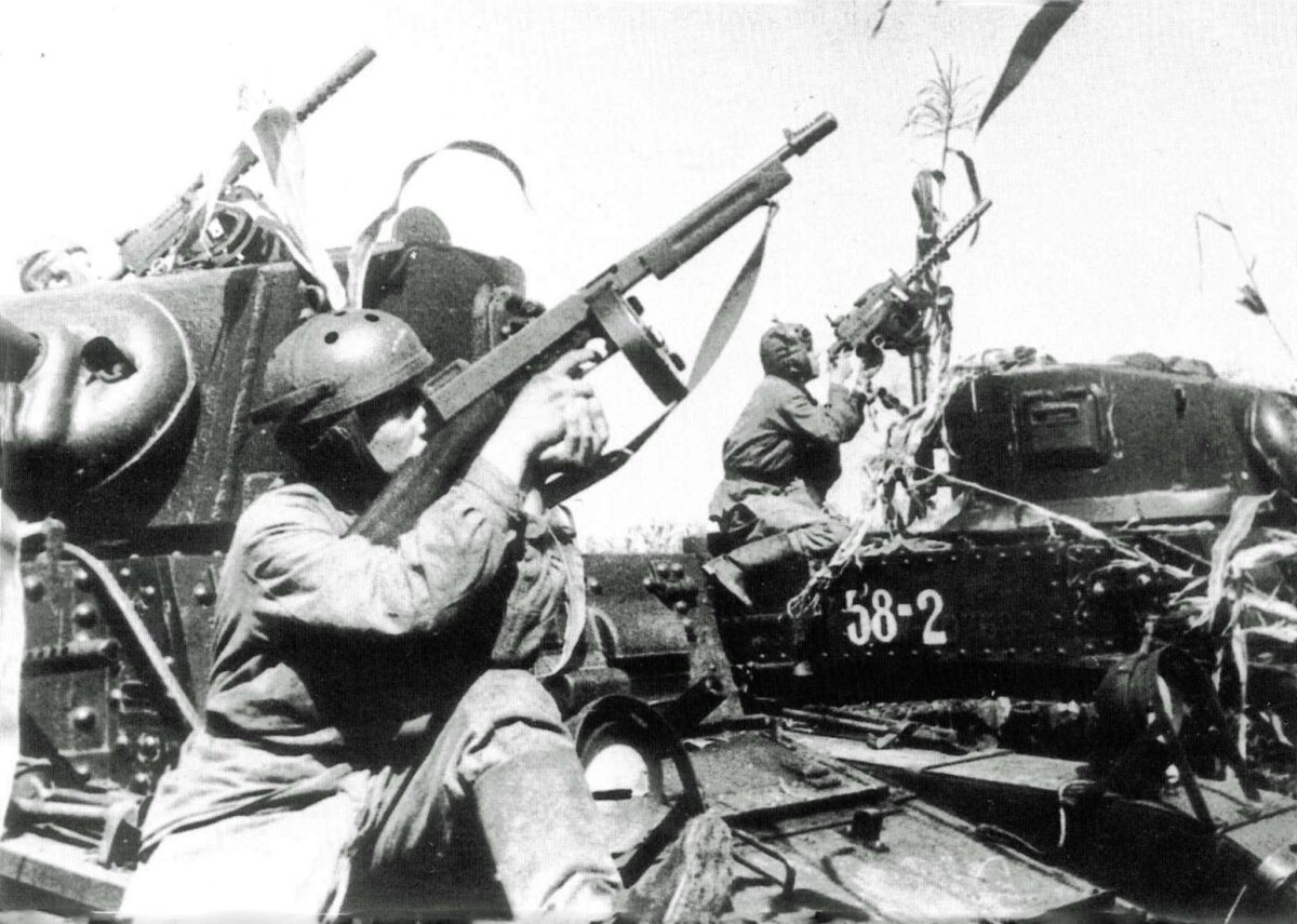 The Soviet tank crew