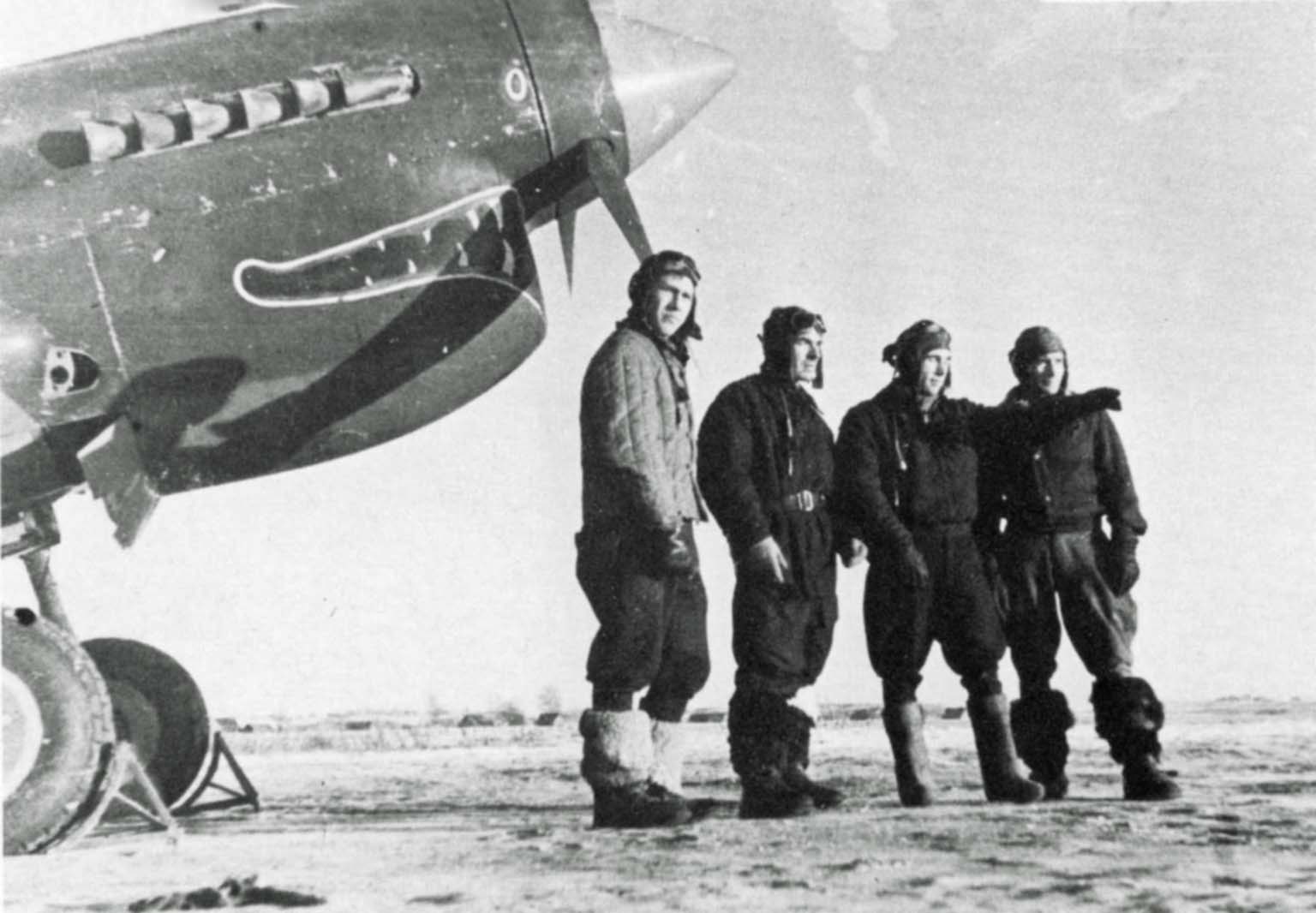 Soviet pilots, P-40 fighter