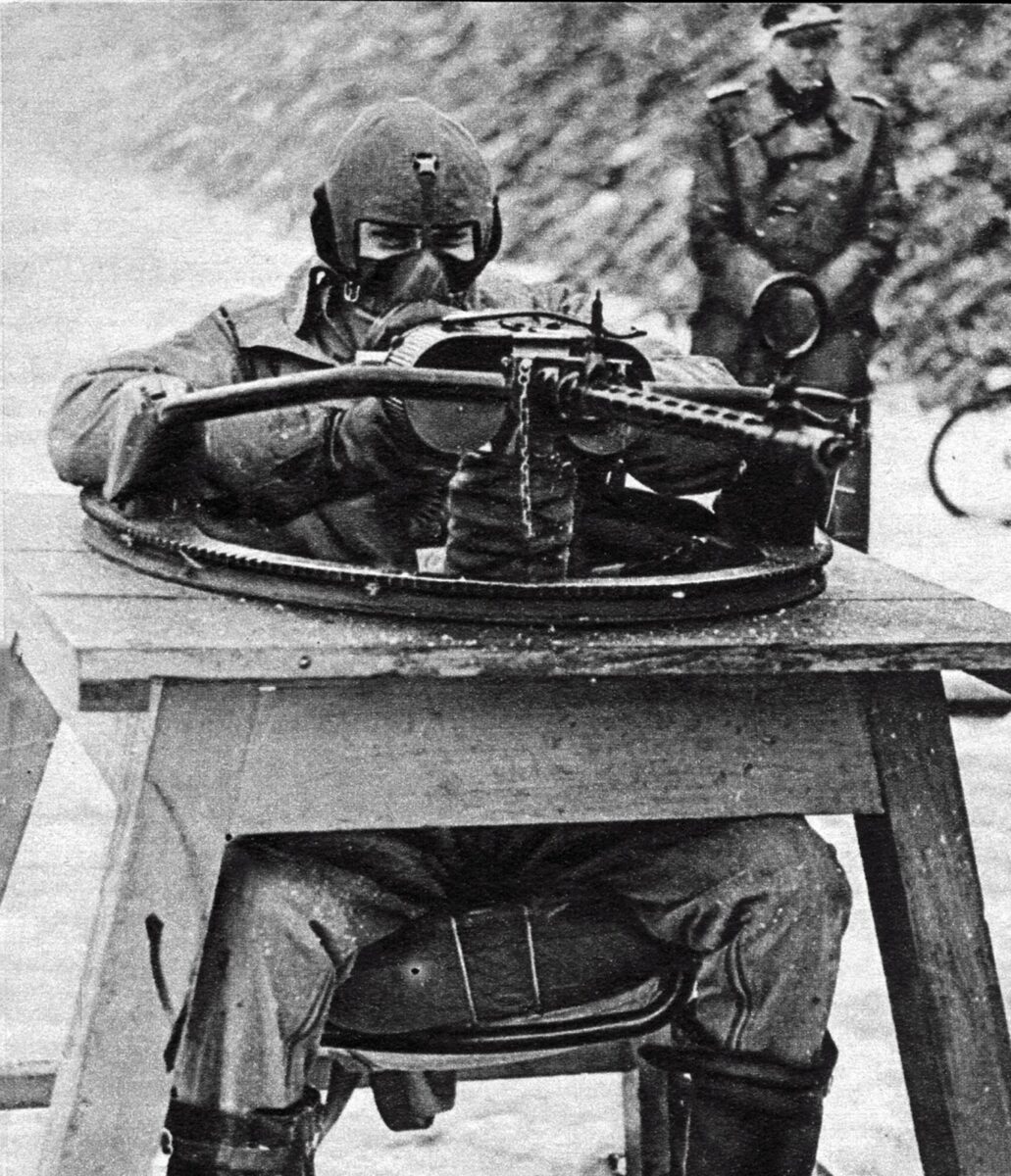 machine gun MG-15