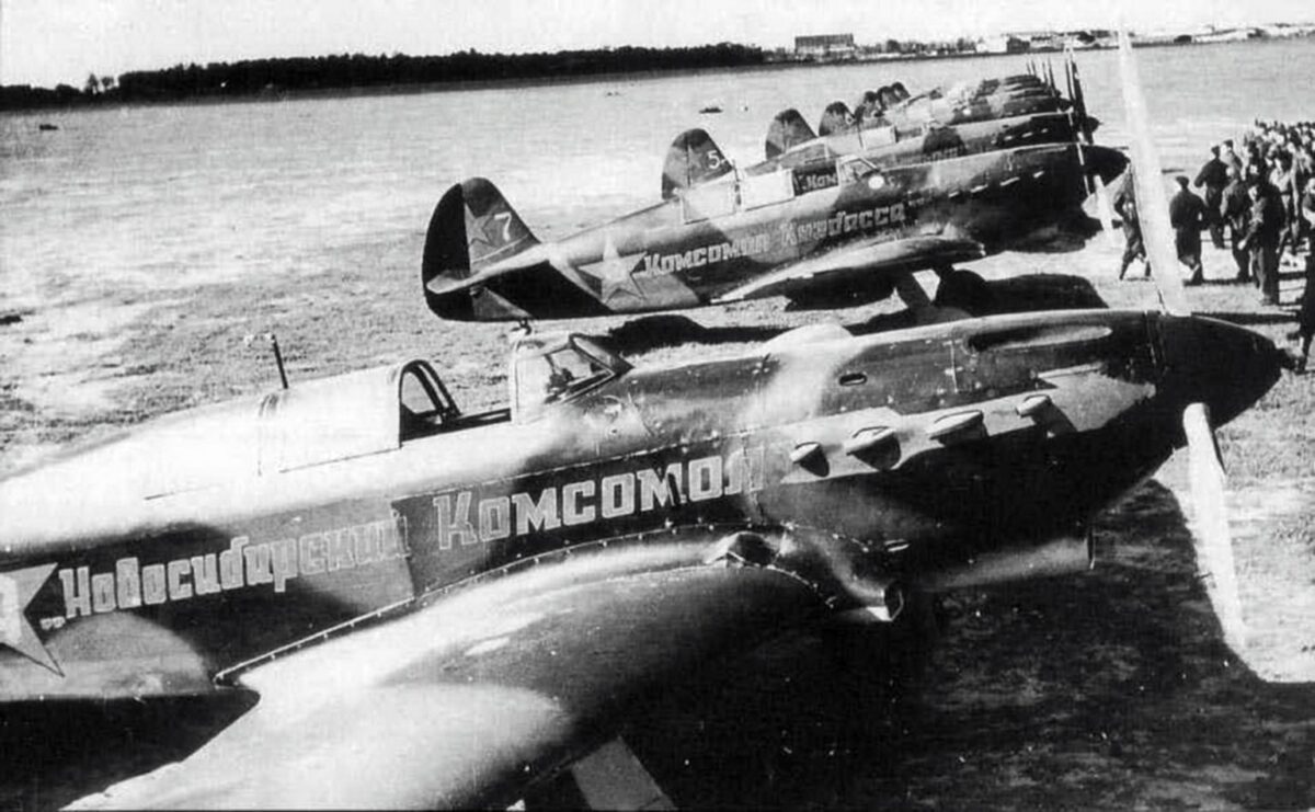 Yak-7 fighters