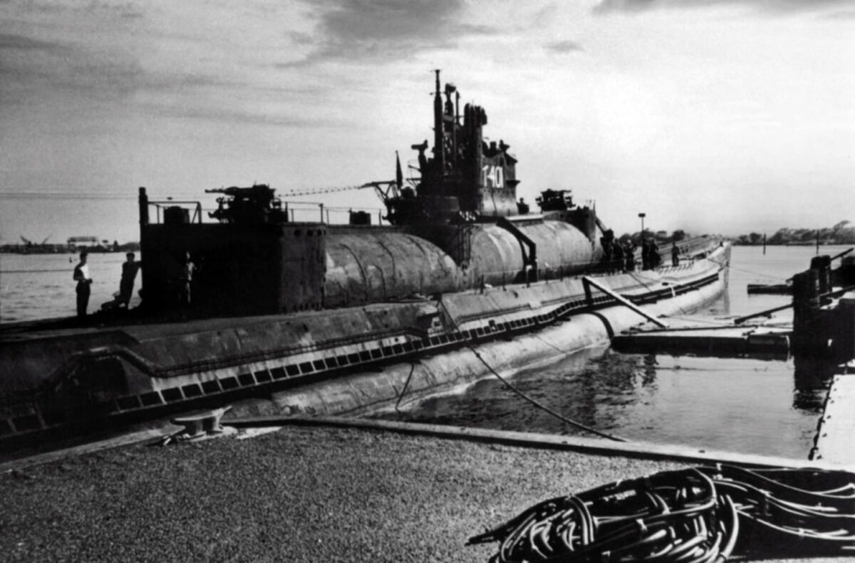 submarine I-401