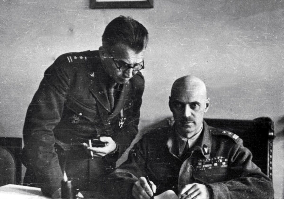General Vladislav Anders and Colonel Leopold Okulicki