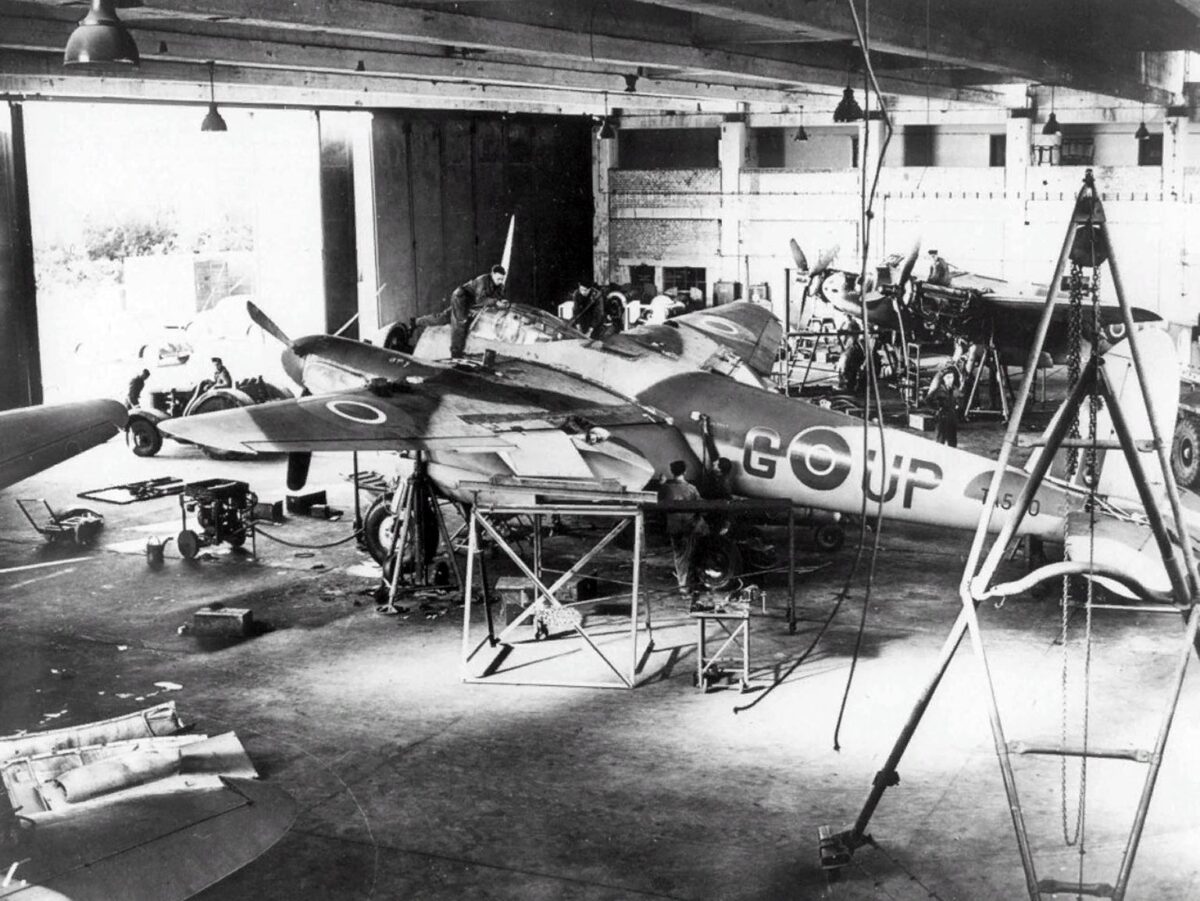 De Havilland Mosquito Mk XVI