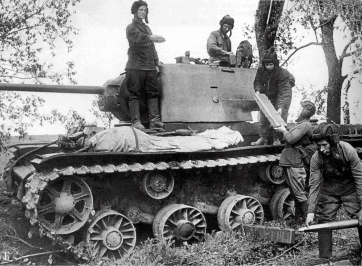 heavy tank KV-1