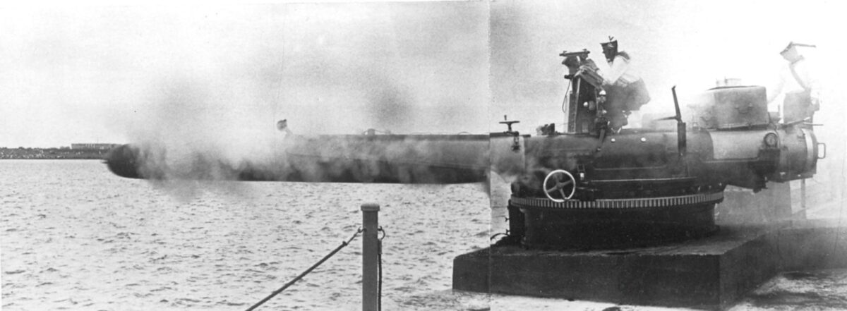 39-Yu torpedo tube