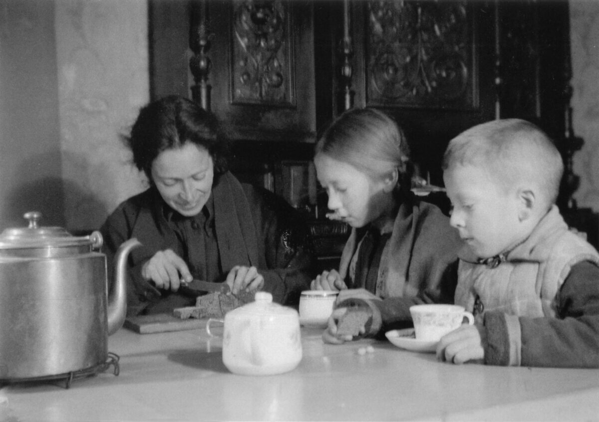 Leningrad family Nikitin
