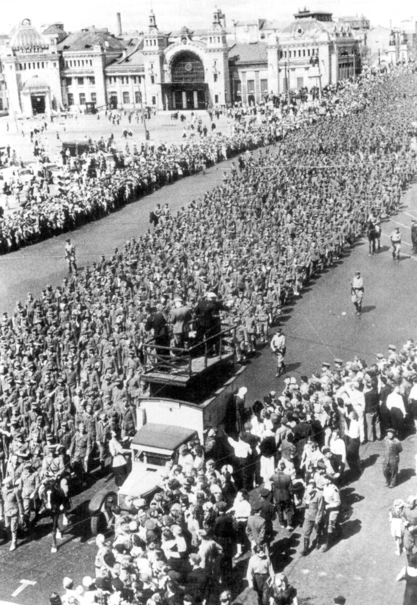 March of German prisoners of war