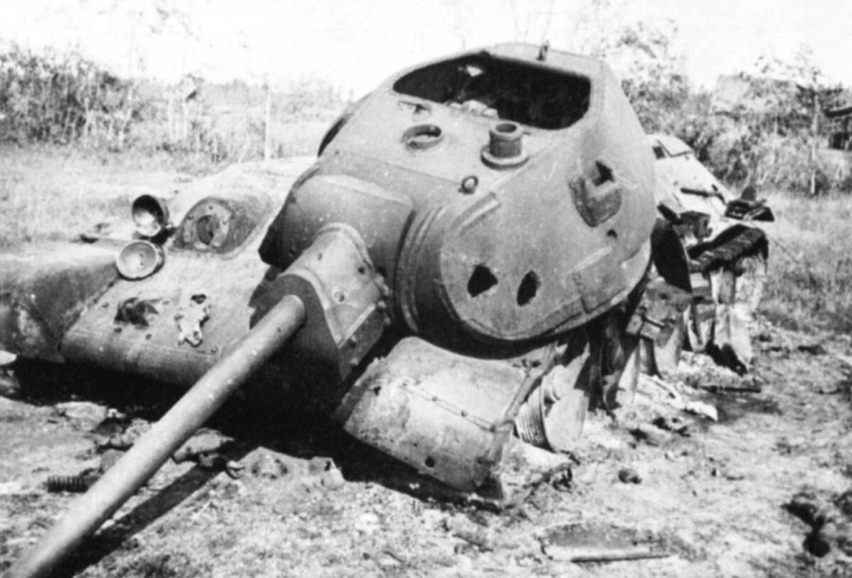 Подбитый танк второй мировой т34
