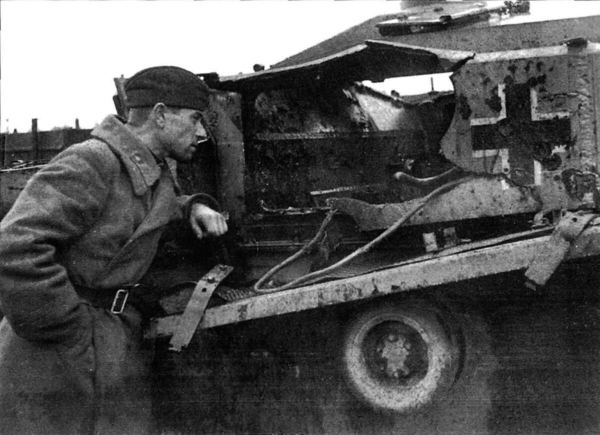 Soviet soldier, StuG III Ausf.F
