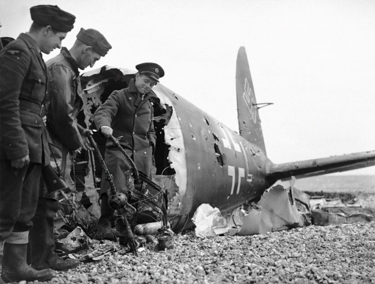 British soldiers, Heinkel He-111