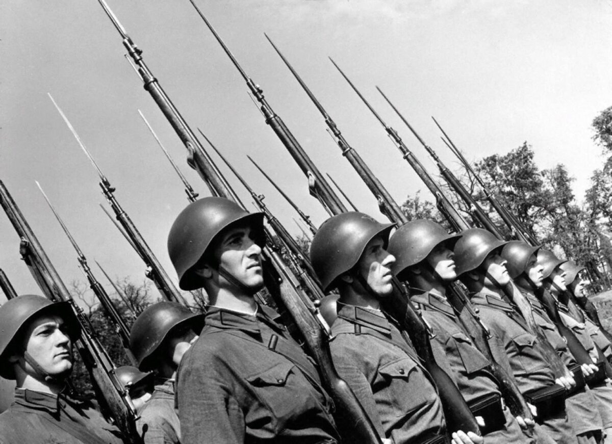 A platoon of infantrymen