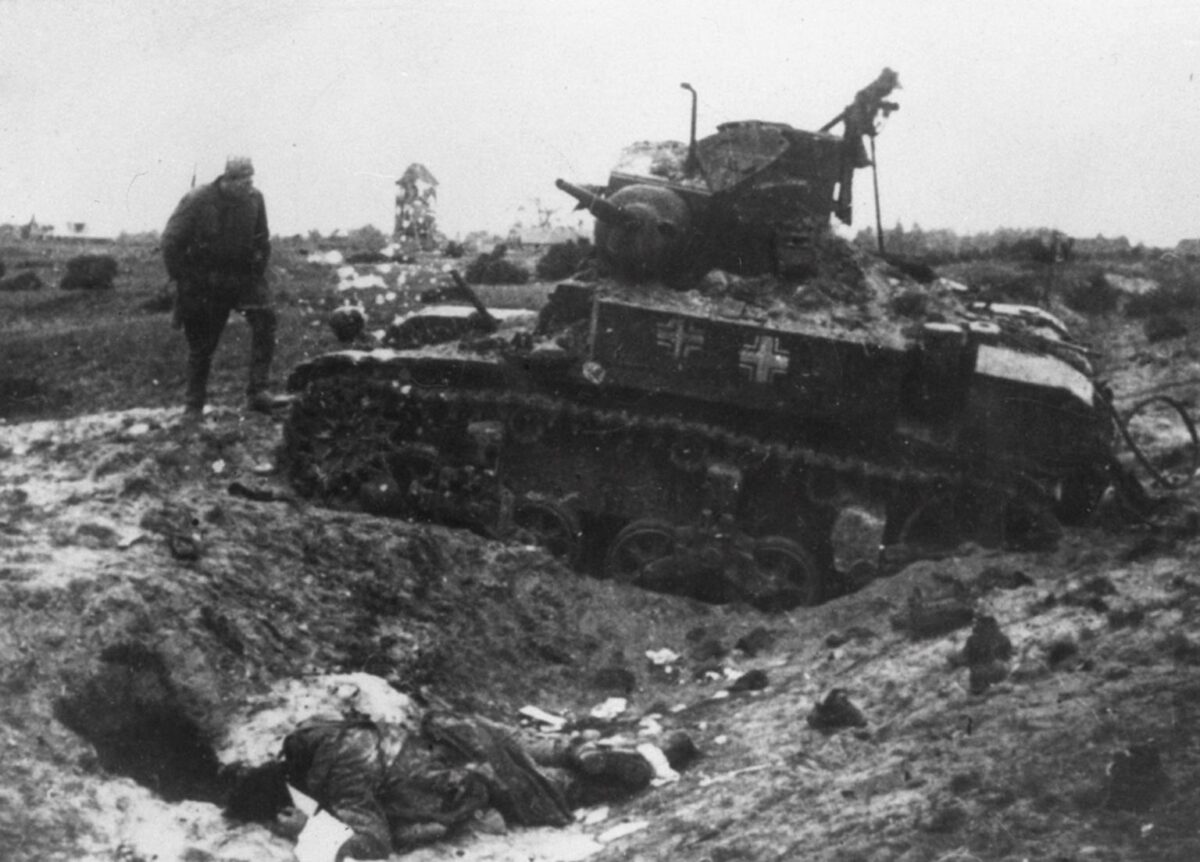 M3 Stuart, corpse of a Soviet soldier