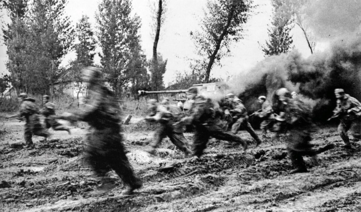 Soviet soldiers in the Battle for Poltava