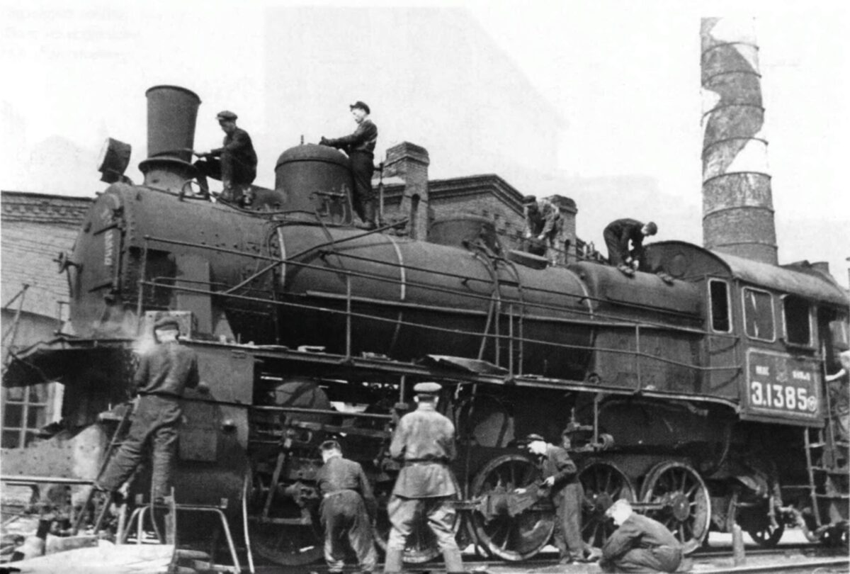 Repair of the damaged locomotive