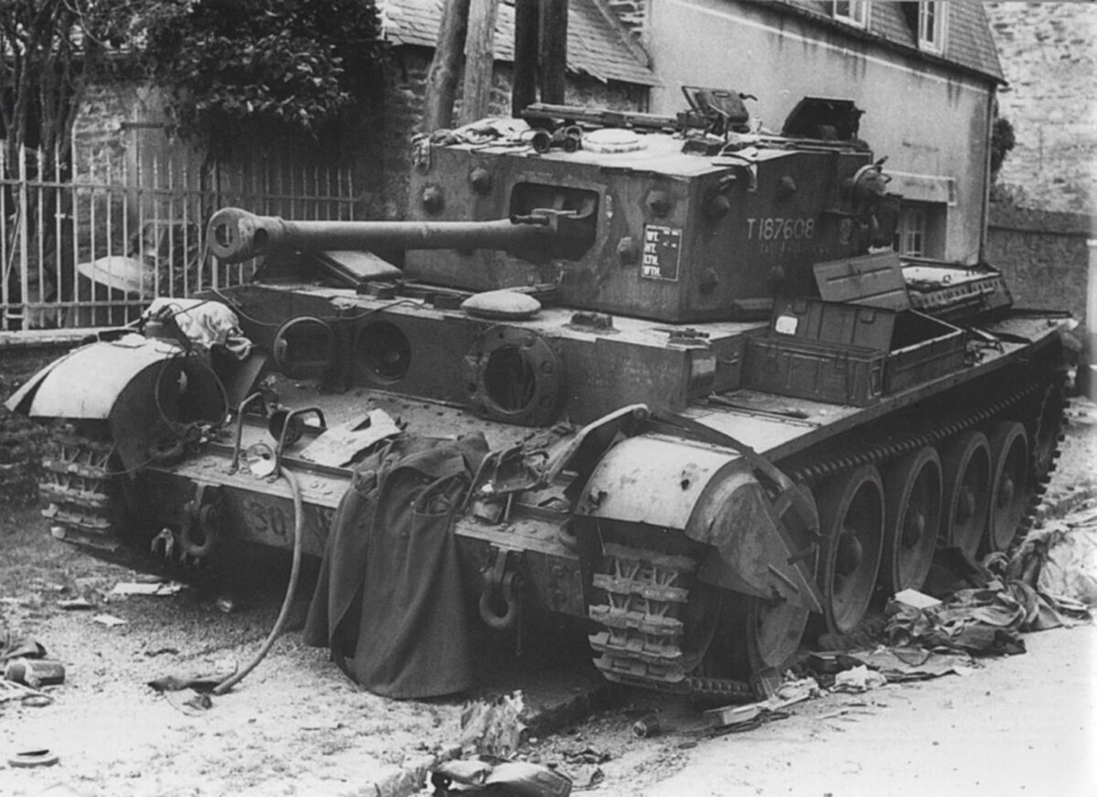 Подбитый танк Кромвель