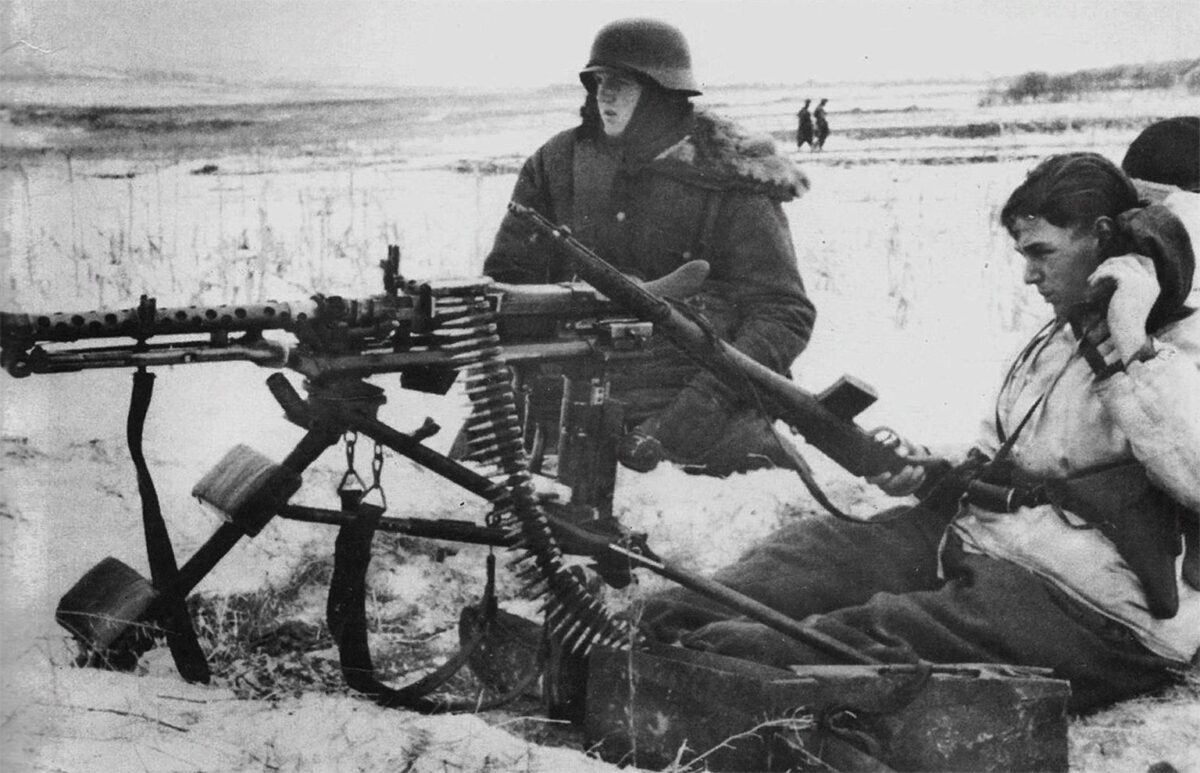 German machine-gun crew