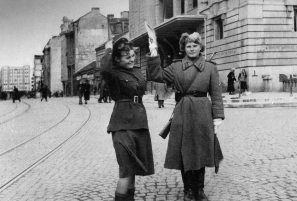 Soviet road regulator girls