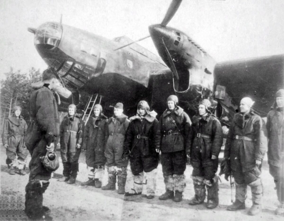 Pe-8 bomber