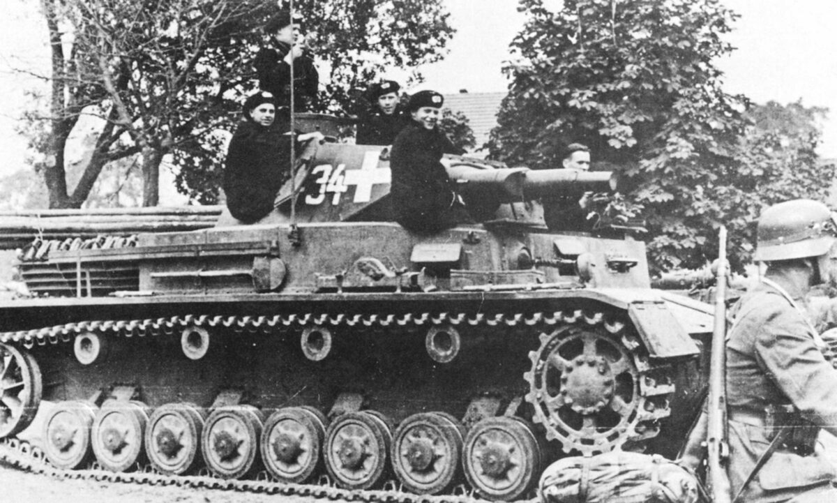 The crew of the German Pz.Kpfw. IV Ausf. A tank