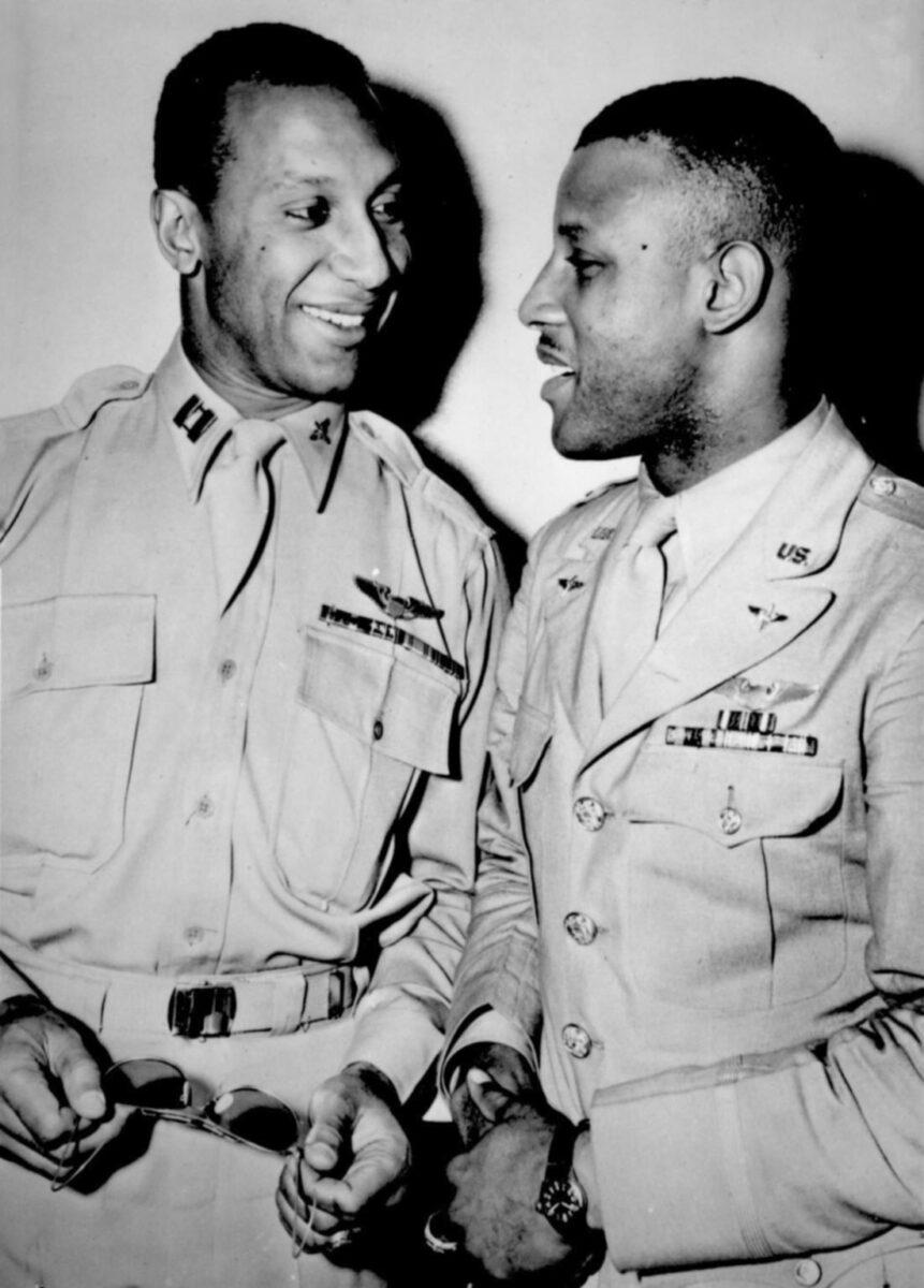 American pilots Lemuel R. Custis and Charles B. Hall