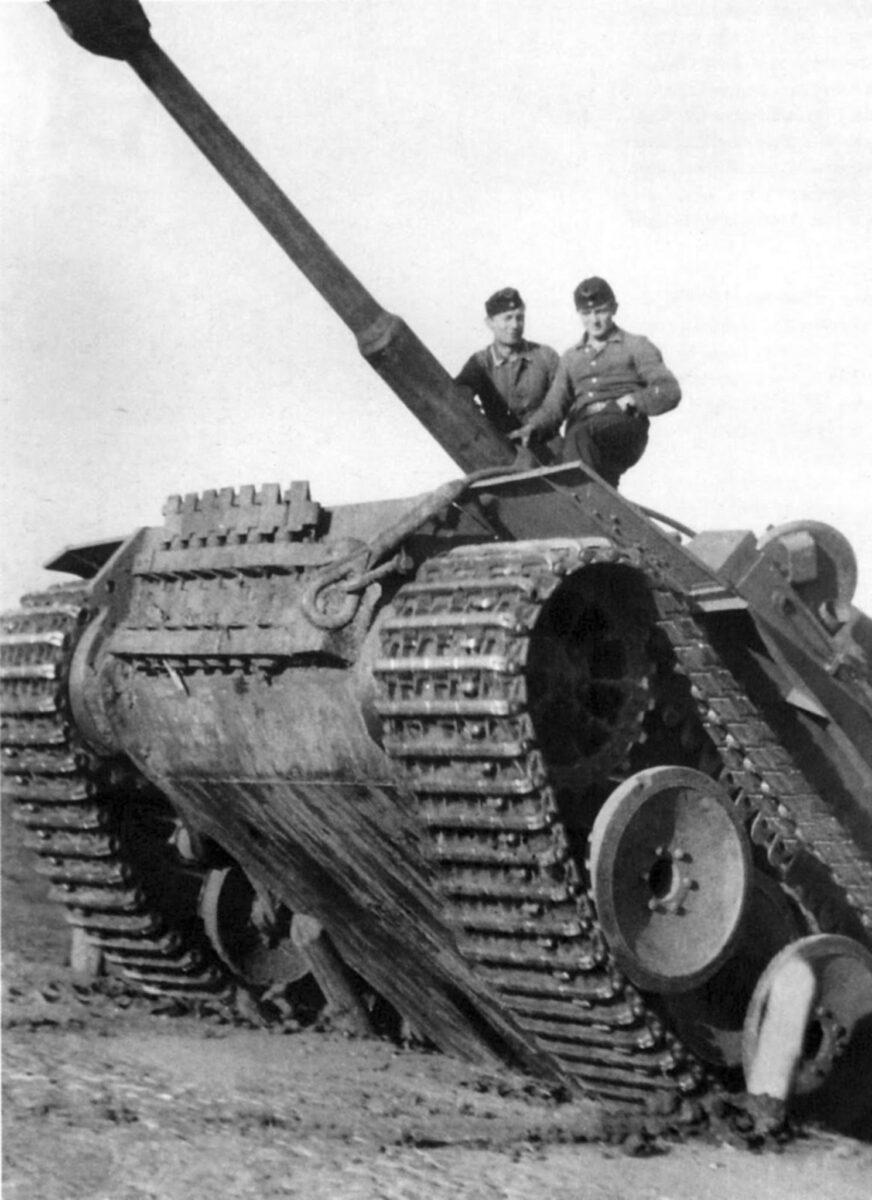 The crew of the German Tiger I tank