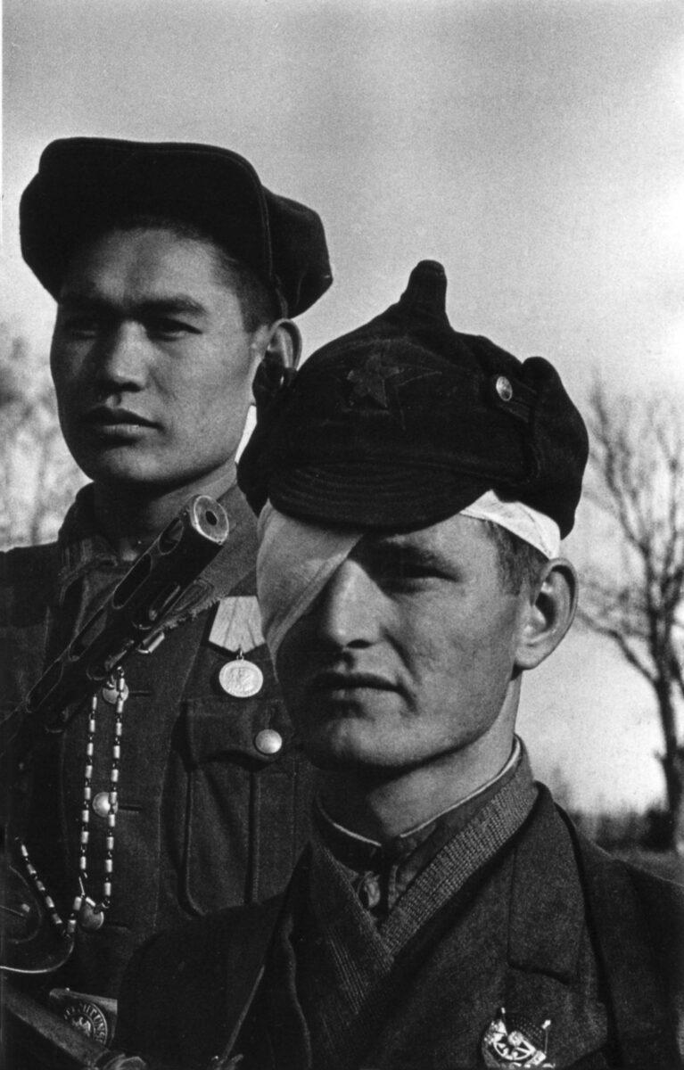 Soviet fighters from the 2nd Kletnyanskaya Partisan Brigade