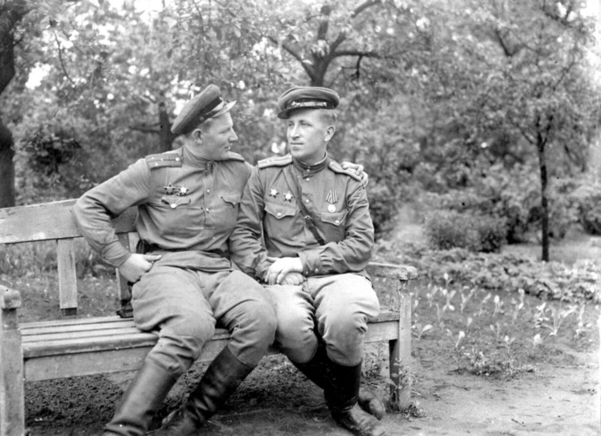 Soviet officers Pavel Kryukov and Mikhail Khomyakov