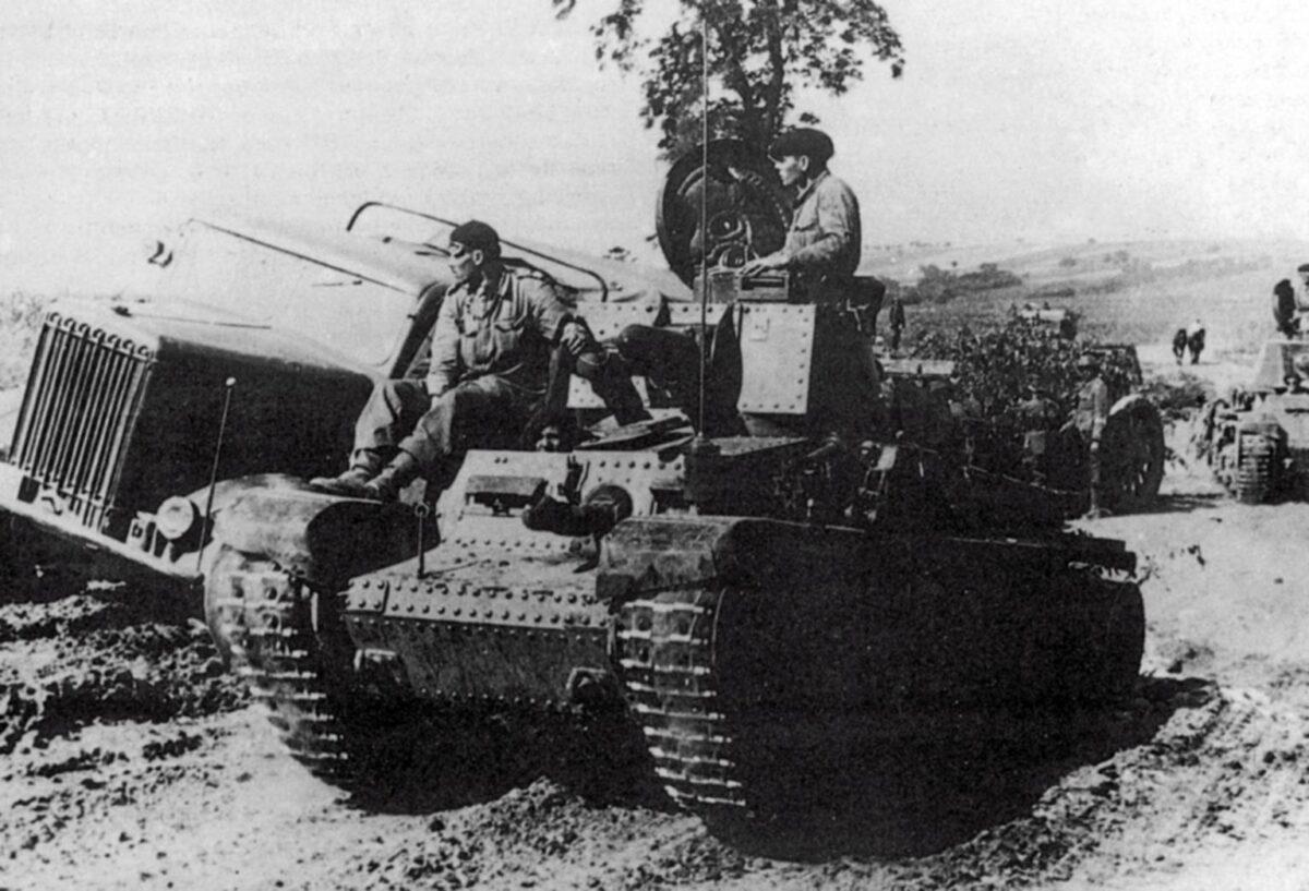 Romanian Skoda R-2 light tanks