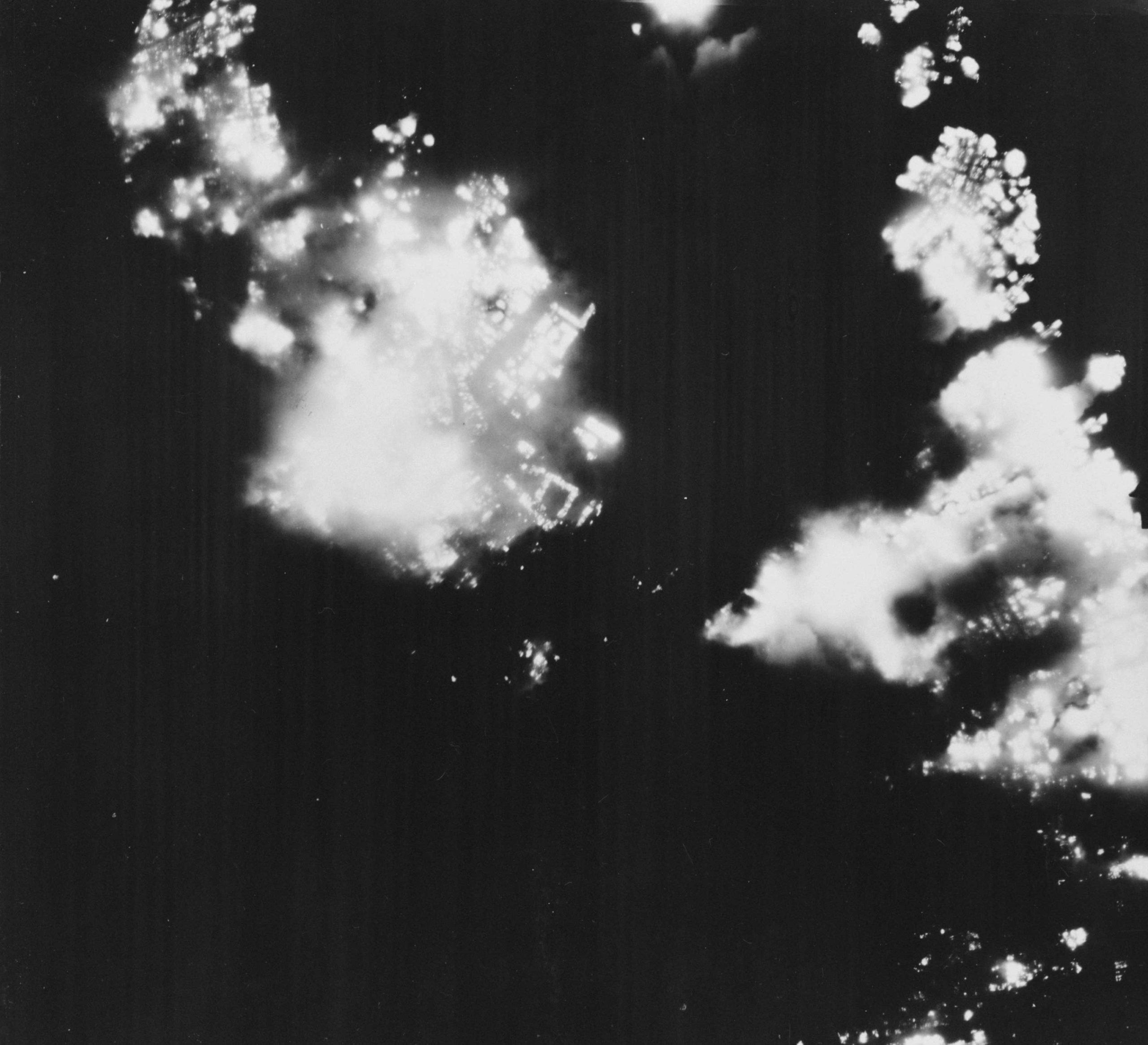 Night bombing of the Japanese city