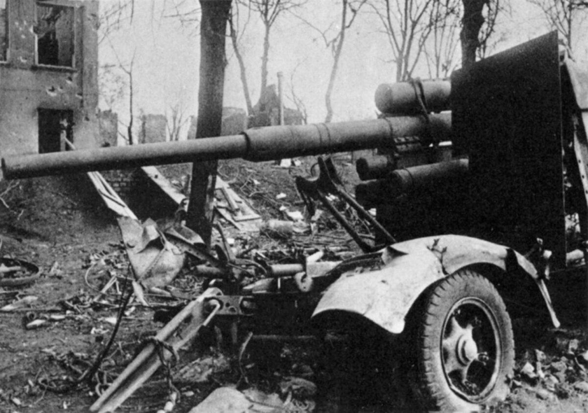 German 88-mm FlaK 36/37 anti-aircraft gun