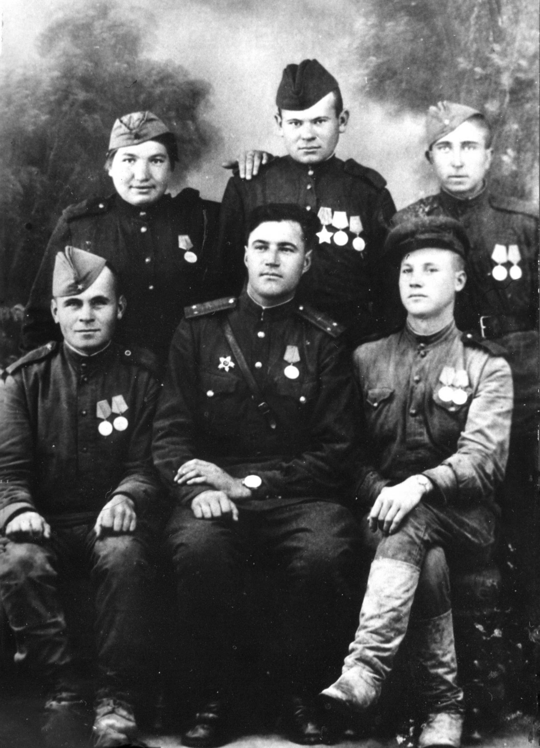 Soviet signalmen and telephonists