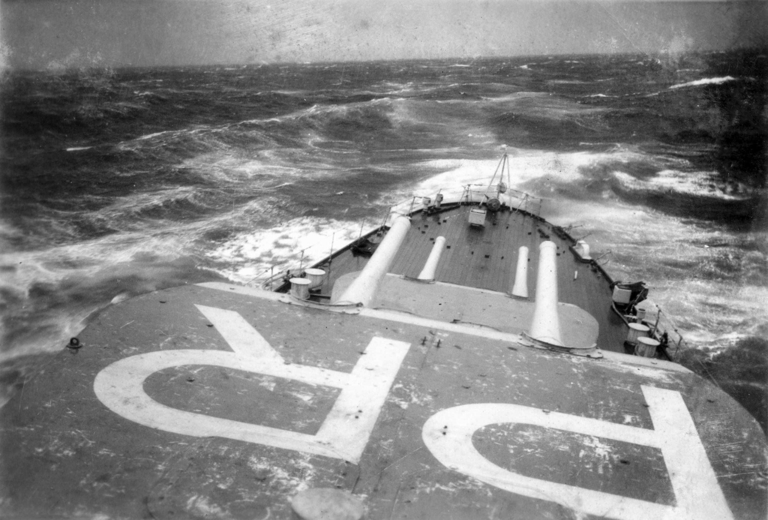 Guns aft of the Australian Perth cruiser